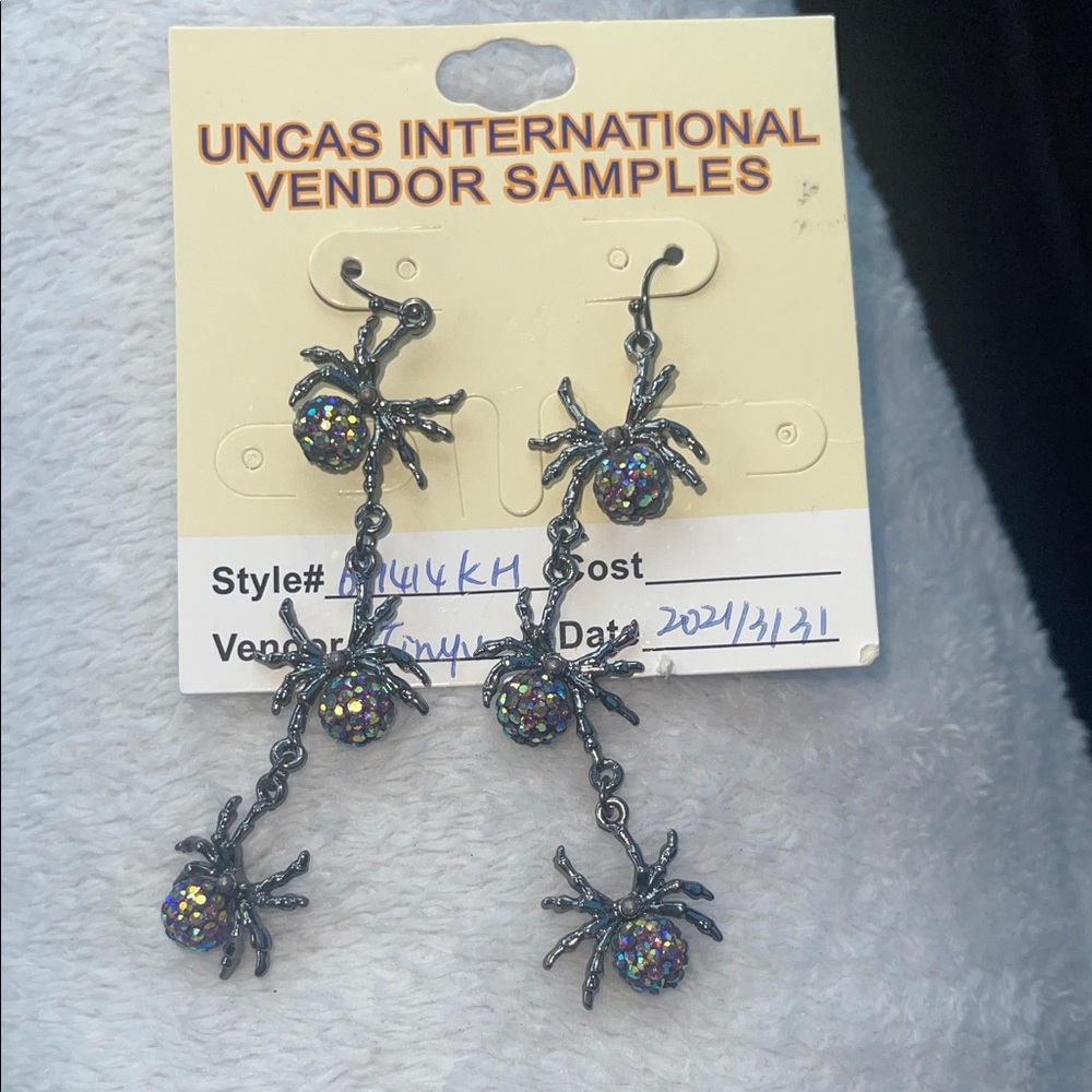 Sparkling Spider Dangle Earrings nwt